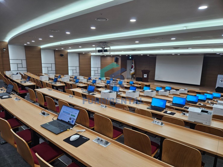 공공기관_대강당 (1).jpg